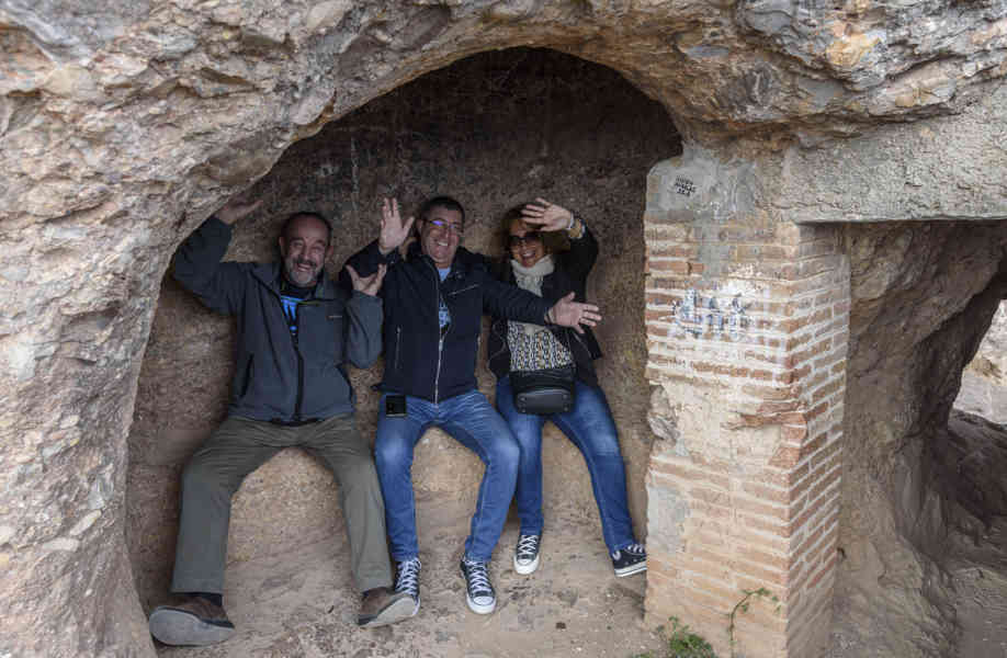 510 - 2022-11-15 - Barcelona - parc natural de la Muntanya de Montserrat - ermita de Sant Onofre - Catherine - Philippe y Juan.jpg